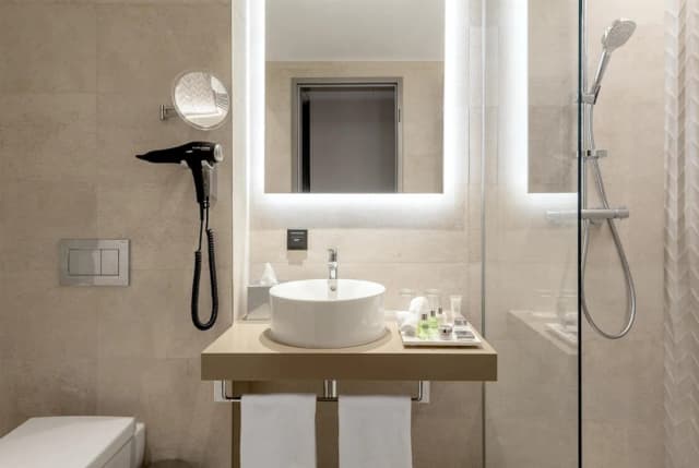 NH Collection München Bavaria-Premium Room (View)-8