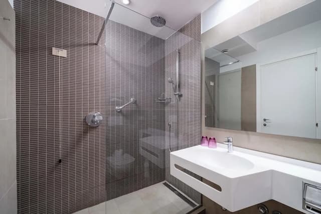 Crowne Plaza Rome-St. Peter's Hotel & Spa by IHG-标准房, 1 张特大床, 泳池景观-7