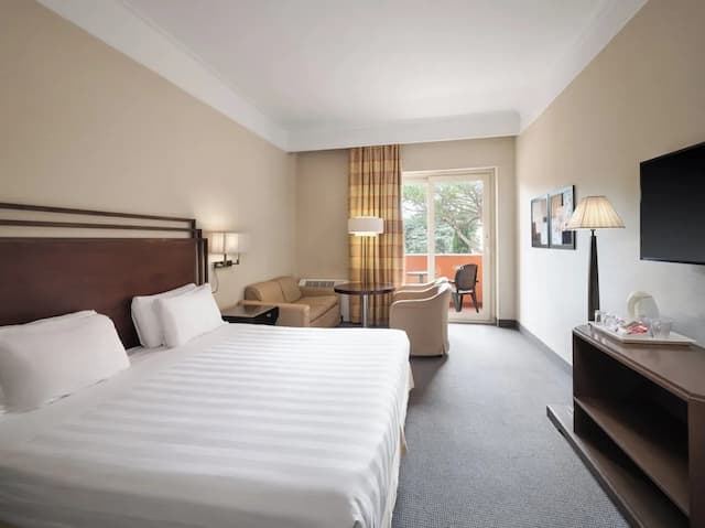 Crowne Plaza Rome-St. Peter's Hotel & Spa by IHG-标准房, 1 张特大床和 1 张沙发床-6