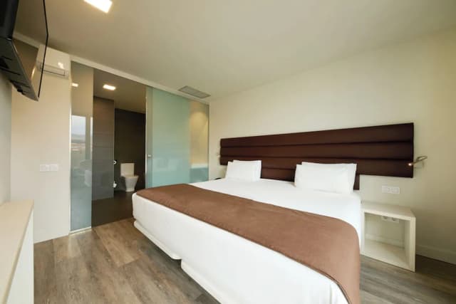 1881 Barcelona Rosellón Hotel-Studio Suite, 1 King Bed, Balcony-1