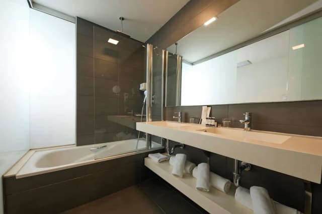 1881 Barcelona Rosellón Hotel-Twin Room (Extra bed)-5