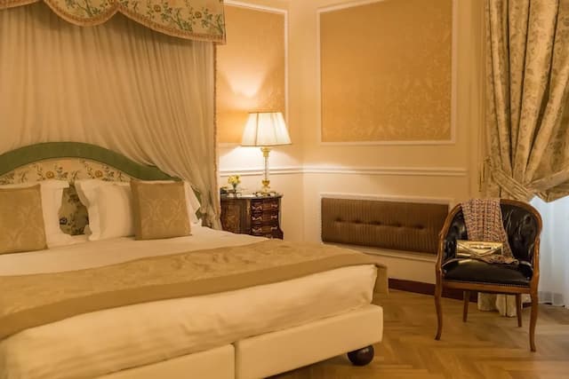 Bernini Palace-Deluxe Double Room-6