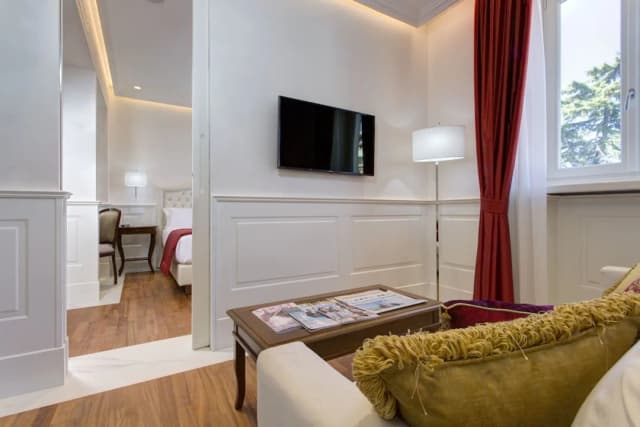 ホテル デッリ アルティスティ-ジュニア スイート-4