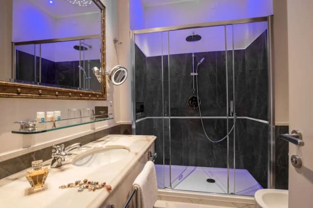 蒙特森希飯店-高級雙人房-7