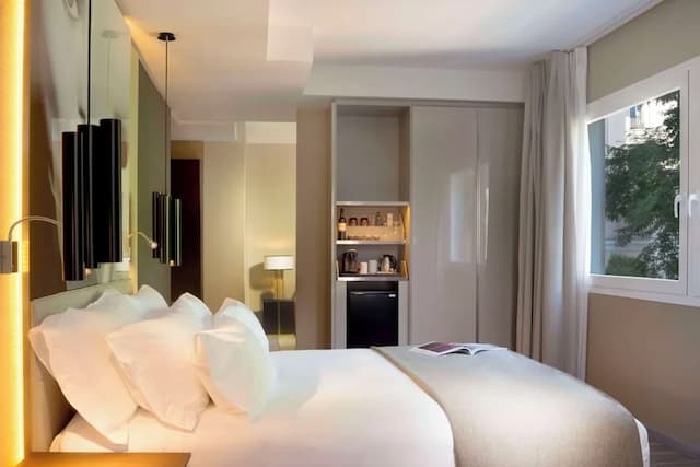 NH Collection Madrid Suecia-小型套房 (Extra Bed 2 adults + 1 child)-10