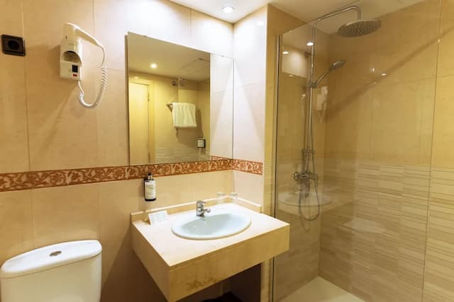 サノテル アストン-スタンダード ルーム シティビュー-9