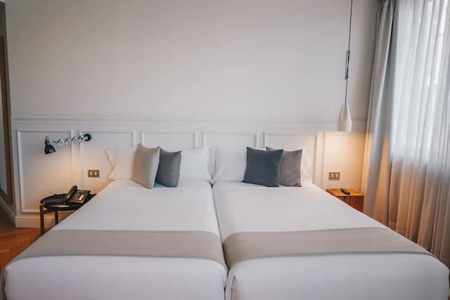 Dear Hotel Madrid-Deluxe Room, Non Smoking, City View-1