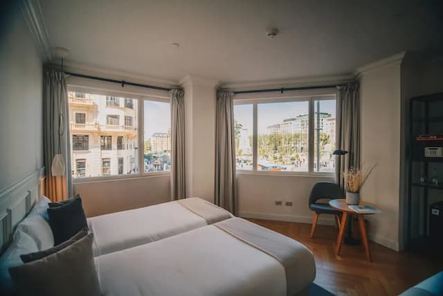 Dear Hotel Madrid-Deluxe Triple Room, Non Smoking, City View-8