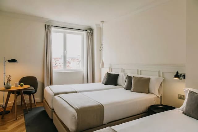 Dear Hotel Madrid-Deluxe Triple Room, Non Smoking, City View-6