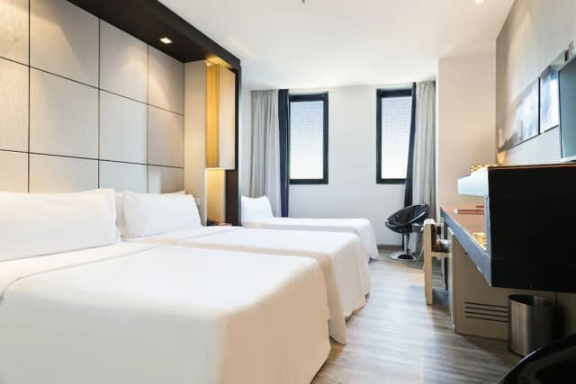Hotel Barcelona Condal Mar Affiliated by Meliá-Double Room (Extra Bed)-1