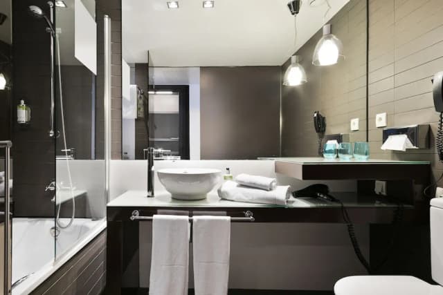 Hotel Barcelona Condal Mar Affiliated by Meliá-Double Room (Extra Bed)-5