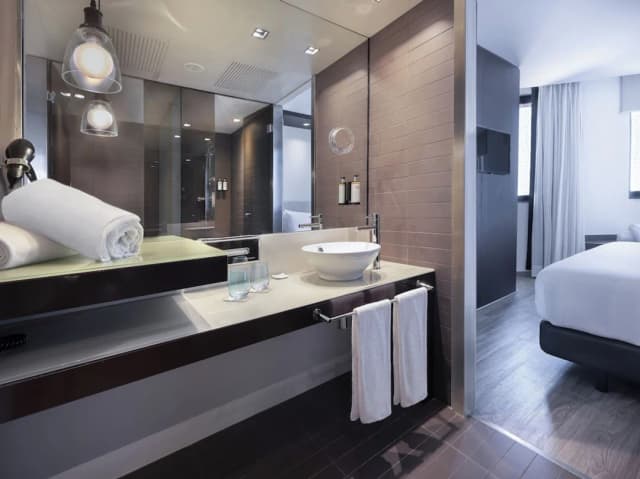Hotel Barcelona Condal Mar Affiliated by Meliá-Junior Suite-11