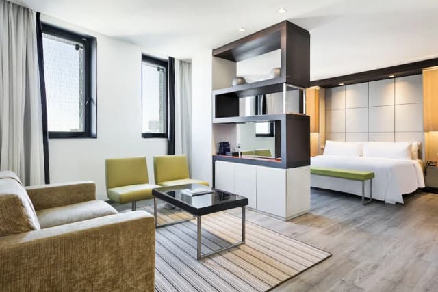 Hotel Barcelona Condal Mar Affiliated by Meliá-Junior Suite-1