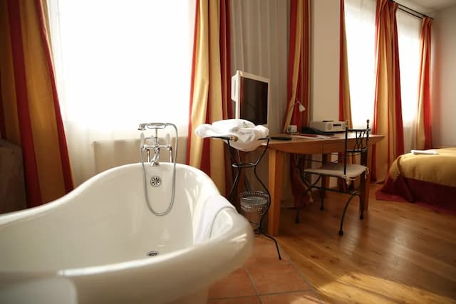 Hotel Drei Raben-Junior Suite (for 2 people)-13