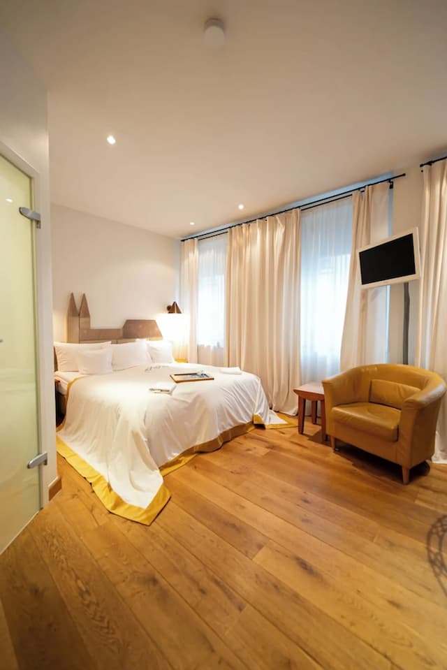 Hotel Drei Raben-Design Double Room (Small)-8