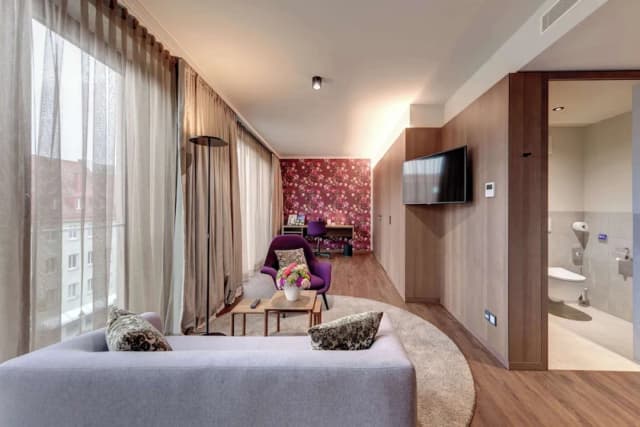 Best Western Premier Hotel Rebstock-尊荣套房, 1 张特大床, 副楼 (Separate Living Room)-1