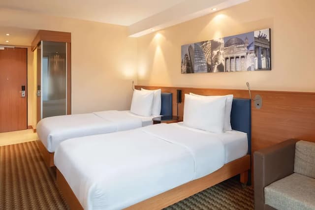 Hampton by Hilton Berlin City West-Room, 2 Twin Beds-2
