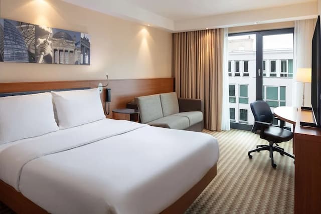 Hampton by Hilton Berlin City West-Room, 1 Queen Bed with Sofa bed-1