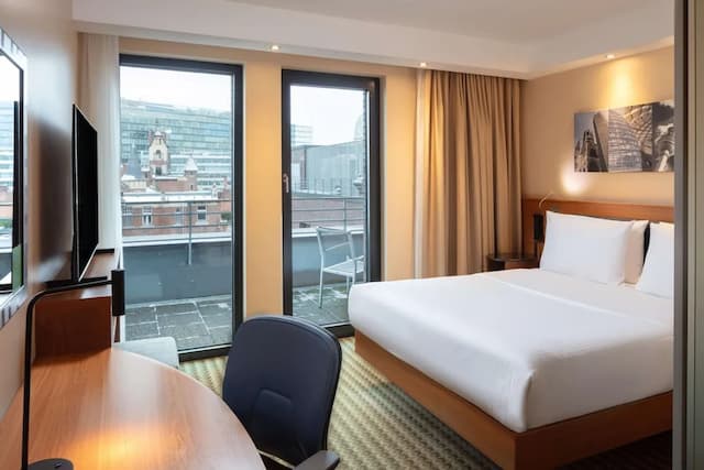 Hampton by Hilton Berlin City West-Room, 1 Queen Bed, Balcony-1