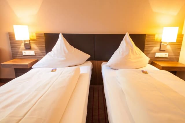 ノヴィーナ ホテル ティリーパーク-ダブルルーム-5