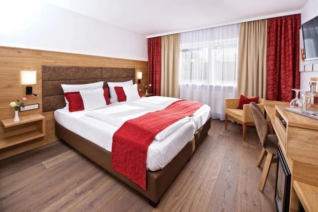 Park Hotel Laim-Superior Double Room-1