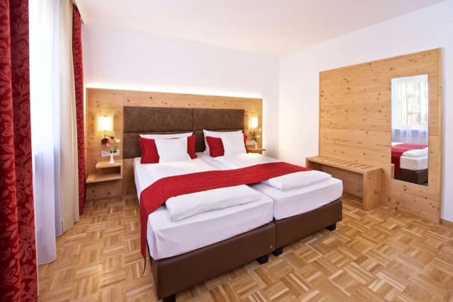 Park Hotel Laim-Deluxe Double Room-2