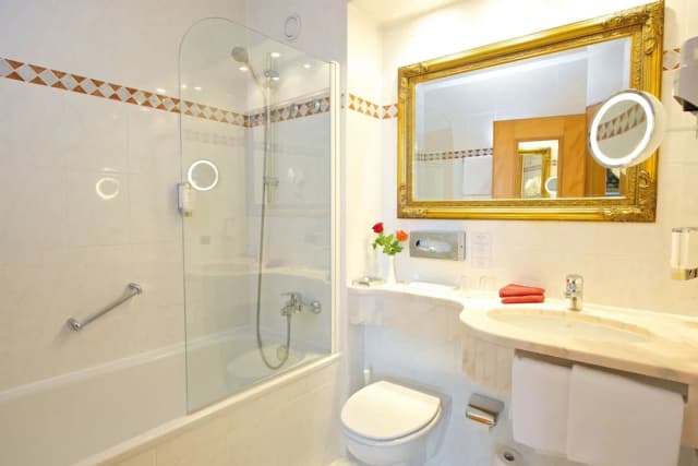 Park Hotel Laim-Deluxe Double Room Classic-4