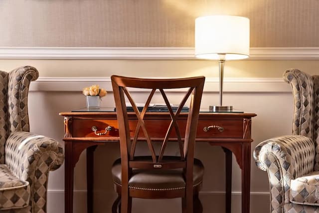 ローマ マリオット グランド ホテル フローラ-スイート キングベッド 1 台ソファーベッド付き シティビュー-2