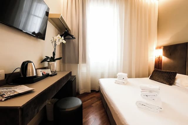 ホテル エンバシー-クラシック ダブルルーム-1