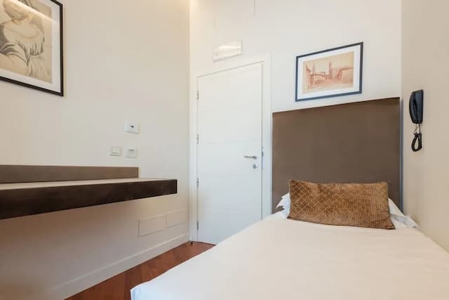 ホテル エンバシー-シングルルーム-4