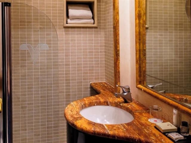 Valadier Hotel-标准双人房, 1 张双人床或 2 张单人床-7