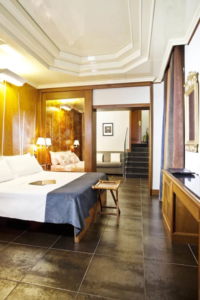 Valadier Hotel-高级三人房-2