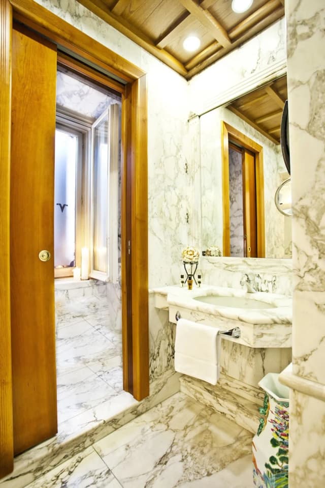 Valadier Hotel-经典开间套房, 1 张特大床和 1 张沙发床-8