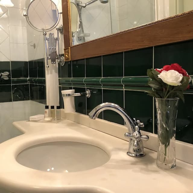 玫瑰園酒店-高級雙人或雙床房-9