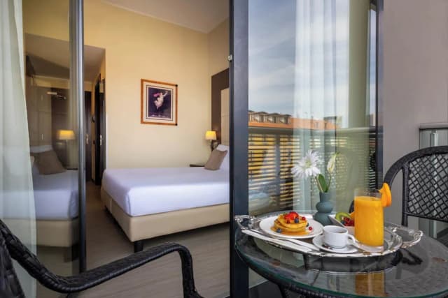 iH 瓦特 13 米蘭飯店-高級雙人房-4