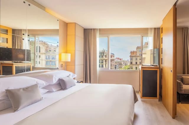 エスペリア プレジデンテ-ジュニア スイート シティビュー (Extra Bed 3 adults)-3