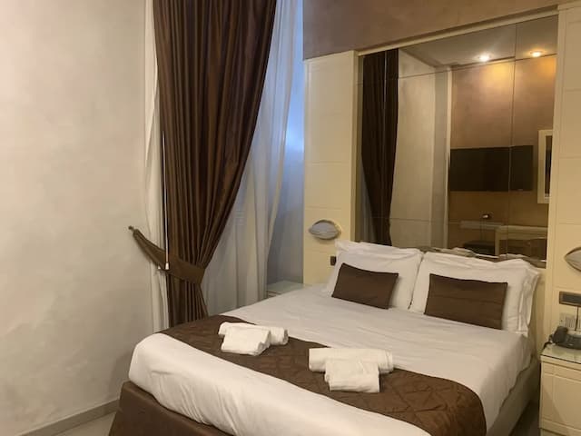 佩特里厄酒店-標準雙人房-2