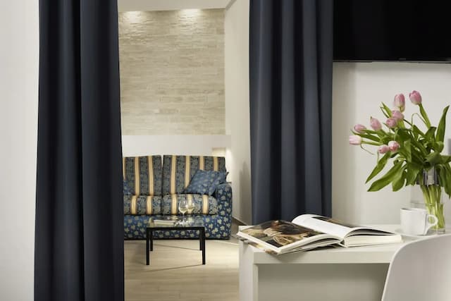 佩特里厄酒店-高級三人房-14