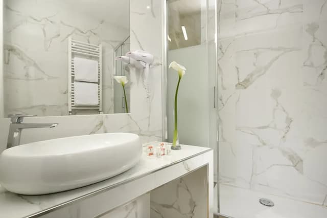 佩特里厄酒店-高級三人房-21