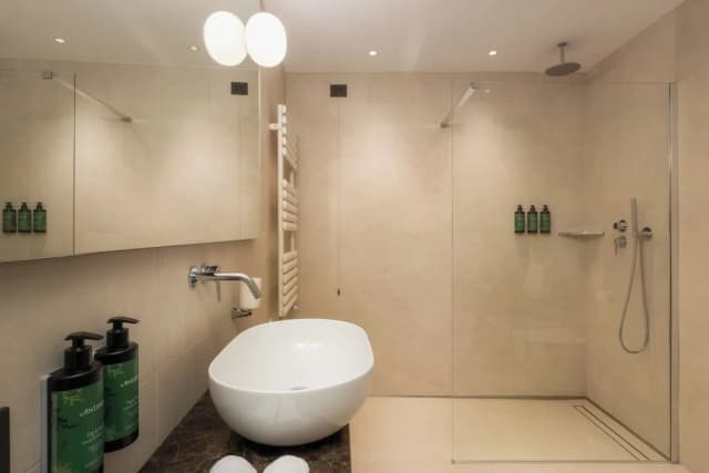 Crowne Plaza Milan City by IHG-Premium Room-13