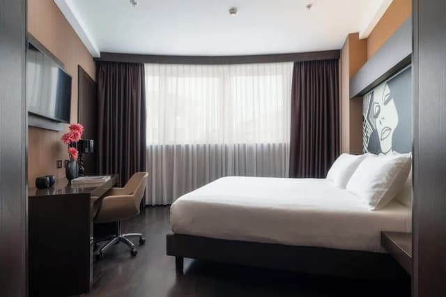 Crowne Plaza Milan City by IHG-Premium Room-11