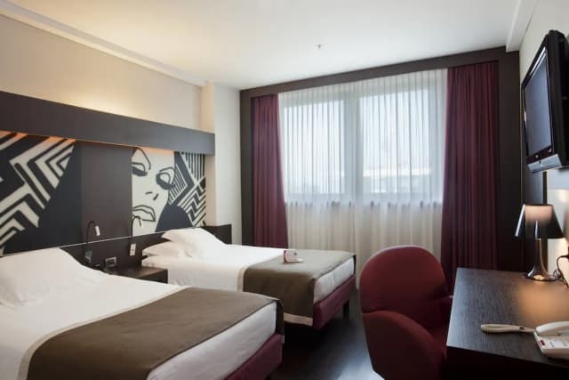 Crowne Plaza Milan City by IHG-Standard Room-3