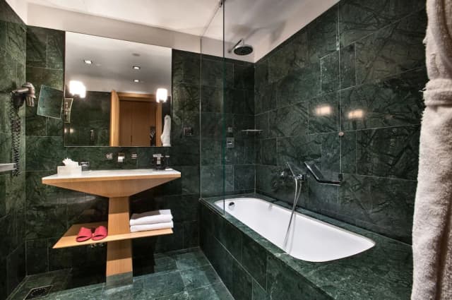 Crowne Plaza Milan City by IHG-Standard Room-5
