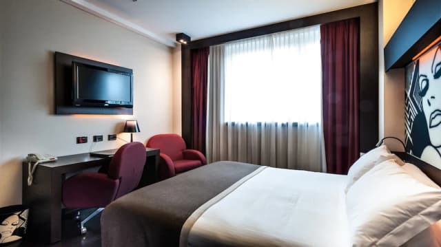Crowne Plaza Milan City by IHG-Standard Room-2