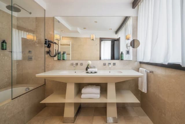 Crowne Plaza Milan City by IHG-Premium Room, 2 Twin Beds, Corner-9