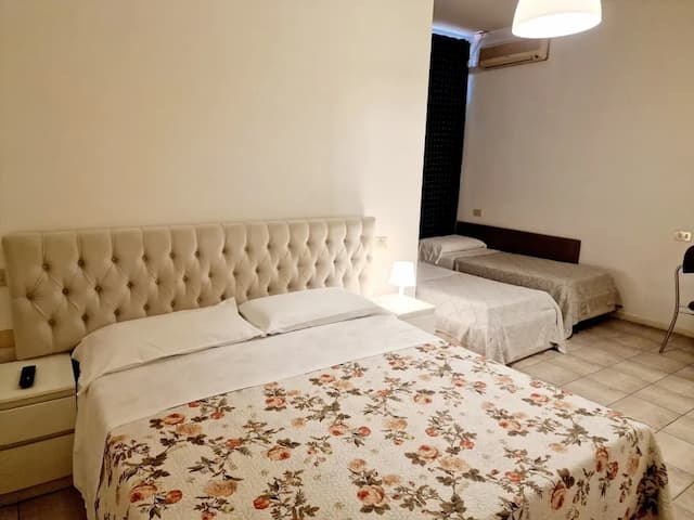 ホテル フィレンツェ 2000-4 人部屋-3