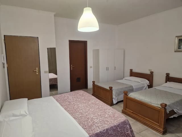 ホテル フィレンツェ 2000-4 人部屋-1