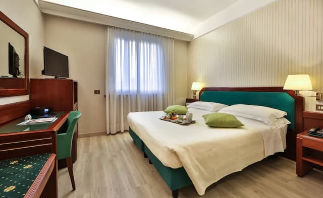 阿斯托里亞飯店 - 貝斯特韋斯特修爾住宿精選飯店-標準客房, 1 張加大雙人床, 吸煙房-1