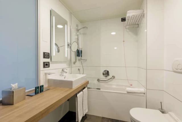 DoubleTree by Hilton Milan-标准套房, 多张床 (with Separate Lounge Area)-4