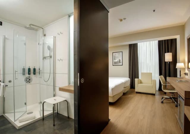 DoubleTree by Hilton Milan-标准双床房, 无障碍-6